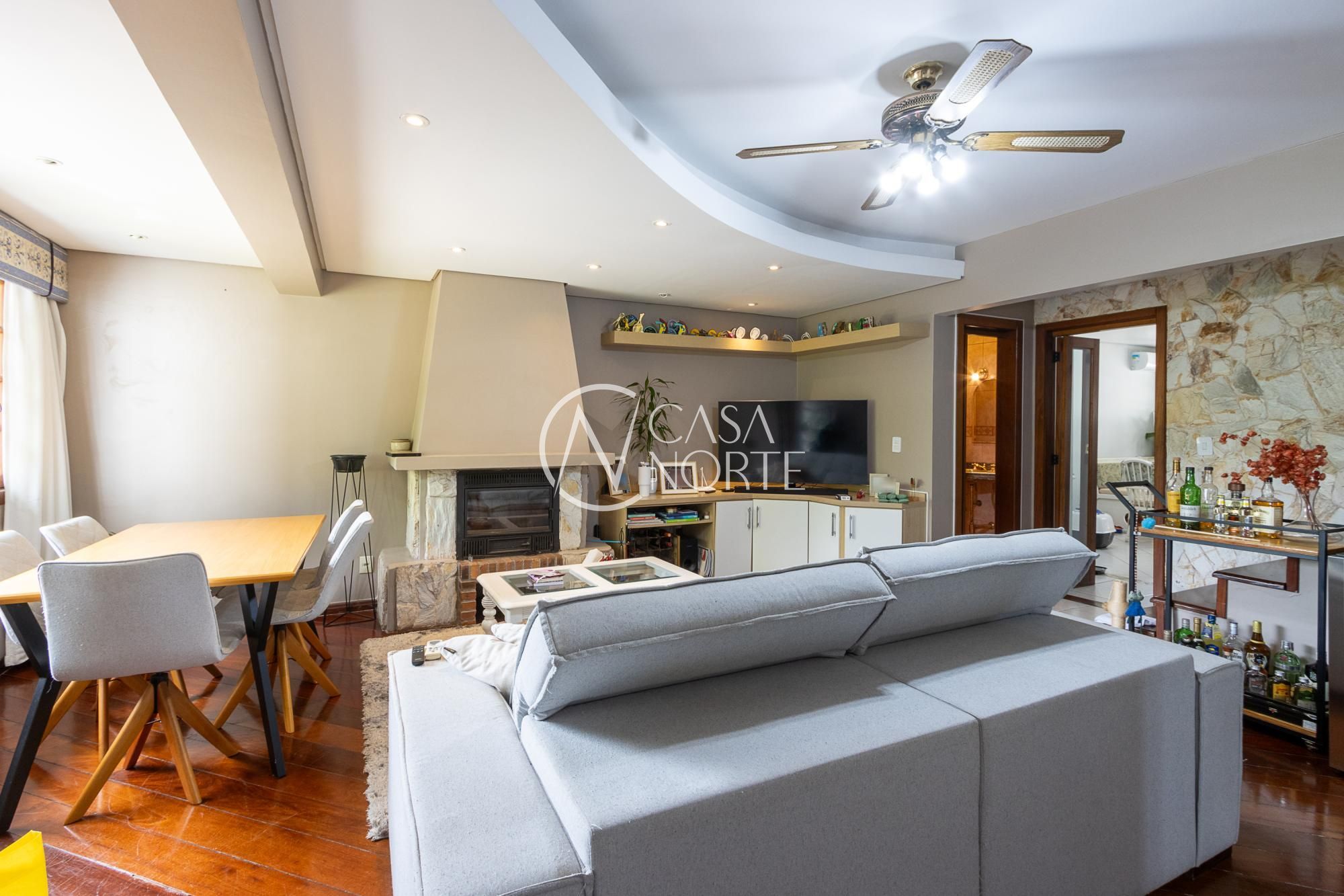 Casa de Condomínio à venda com 3 quartos, 175m², 1 suíte, 4 vagas, Rua Landel de Moura no bairro Tristeza em Porto Alegre