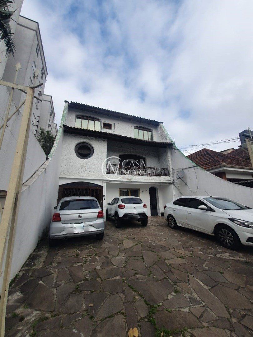 Casa à venda com 5 quartos, 226m², 2 suítes, 5 vagas, Avenida Teresópolis no bairro Teresópolis em Porto Alegre