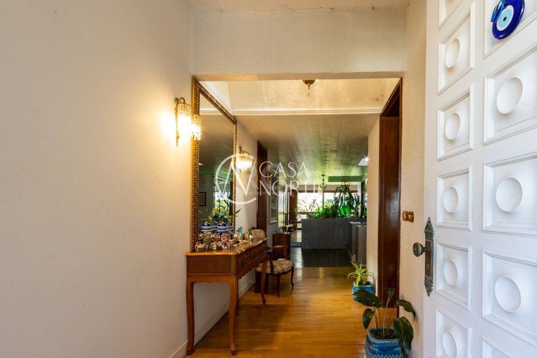 Casa à venda com 3 quartos, 405m², 3 suítes, 7 vagas, Rua Maraca no bairro Vila Assunção em Porto Alegre