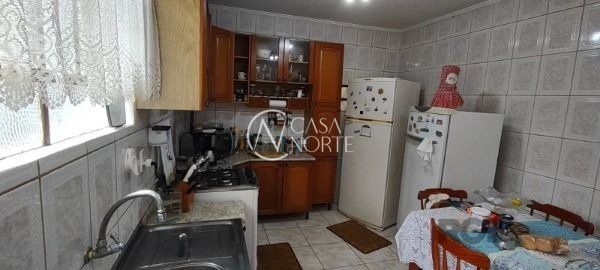 Casa à venda com 3 quartos, 192m², 4 vagas, Avenida São Sebastião no bairro Nonoai em Porto Alegre