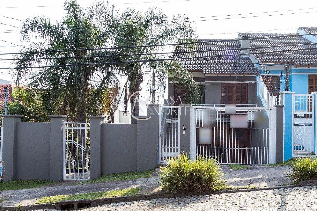 Casa de Condomínio à venda com 3 quartos, 262m², 1 suíte, 2 vagas, Rua Doutor Pitrez no bairro Aberta dos Morros em Porto Alegre