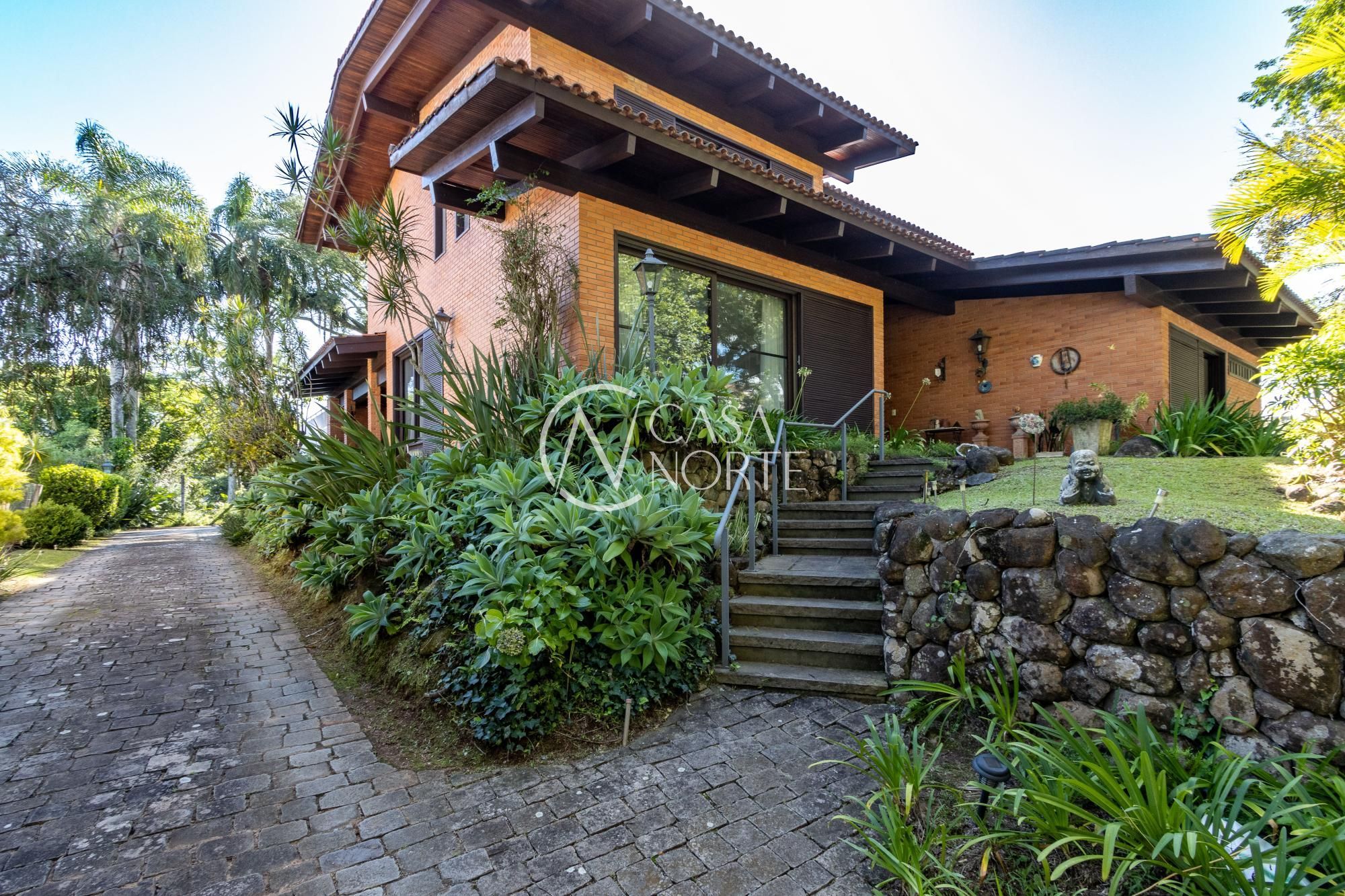 Casa de Condomínio à venda com 4 quartos, 394m², 4 suítes, 4 vagas, Avenida da Cavalhada no bairro Cavalhada em Porto Alegre