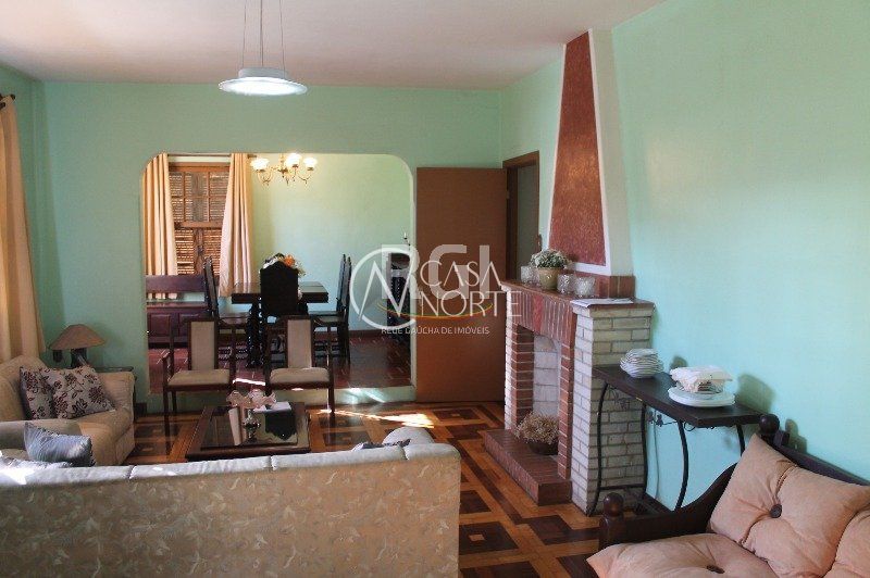 Casa à venda com 4 quartos, 220m², 9 vagas, Rua Curupaiti no bairro Cristal em Porto Alegre