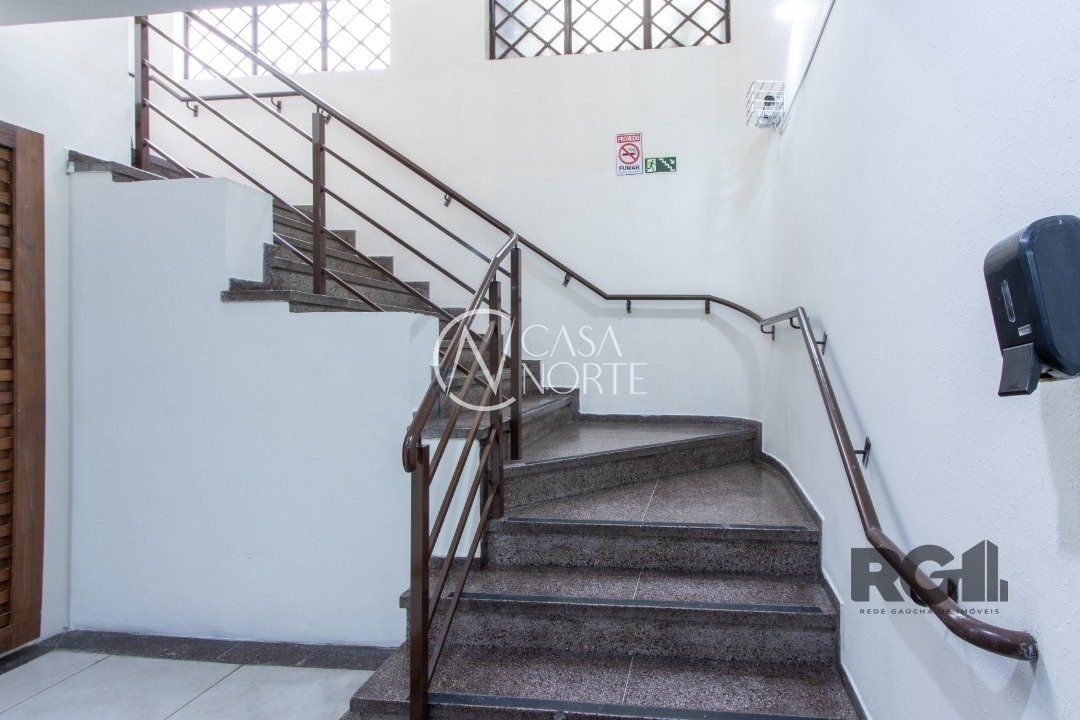 Sala Comercial à venda , 43m², Avenida Wenceslau Escobar no bairro Tristeza em Porto Alegre