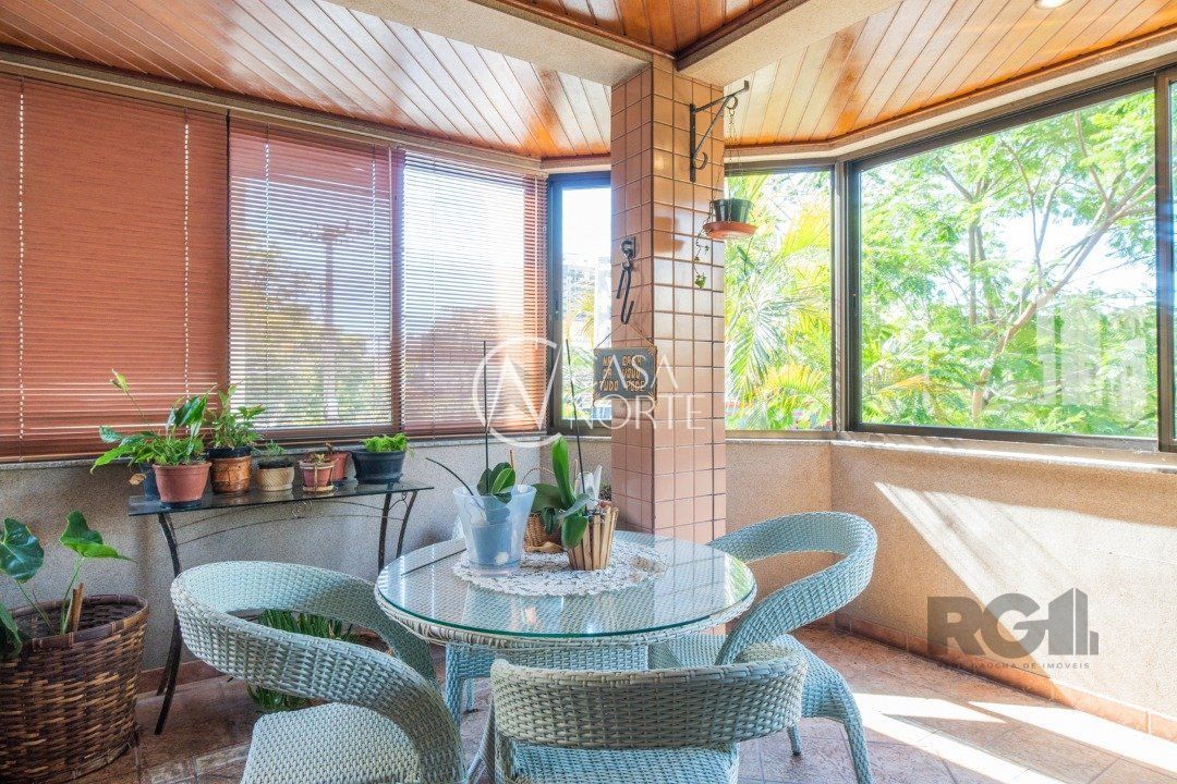 Apartamento à venda com 3 quartos, 191m², 2 suítes, 2 vagas, Rua Saldanha Marinho no bairro Menino Deus em Porto Alegre