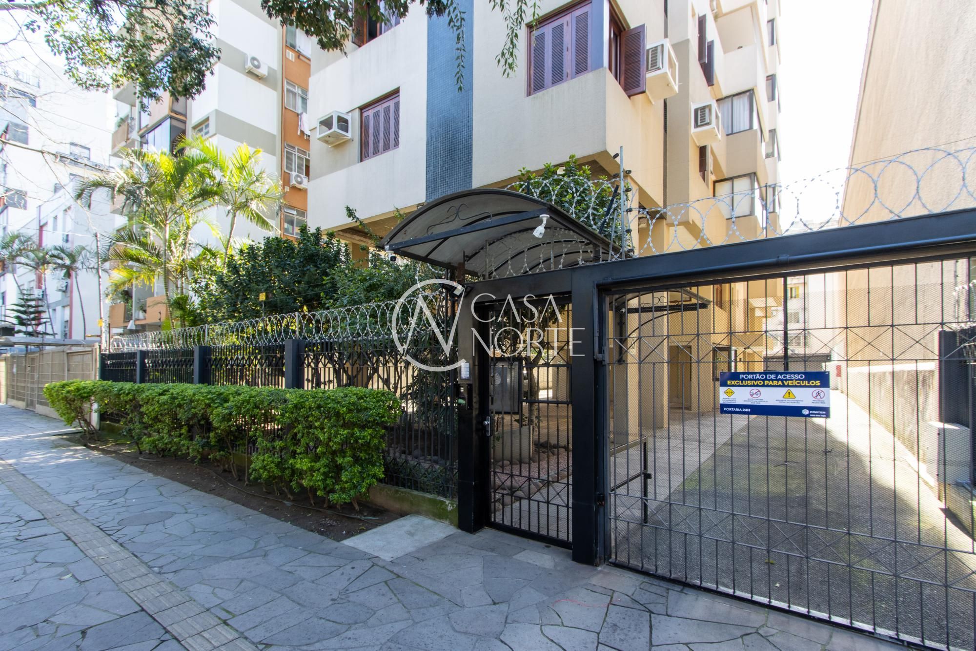 Apartamento à venda com 2 quartos, 85m², 1 vaga, Rua Laurindo no bairro Santana em Porto Alegre