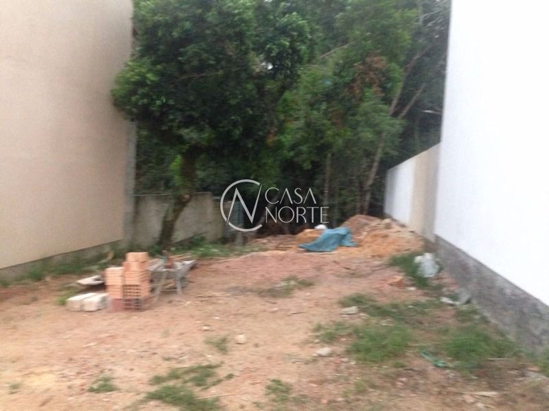 Terreno à venda  com 248m², Rua Adriano Pereira da Silva no bairro Vila Nova em Porto Alegre