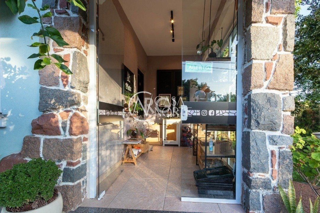 Casa à venda com 3 quartos, 200m², 1 suíte, 2 vagas, Rua Caete no bairro Vila Assunção em Porto Alegre