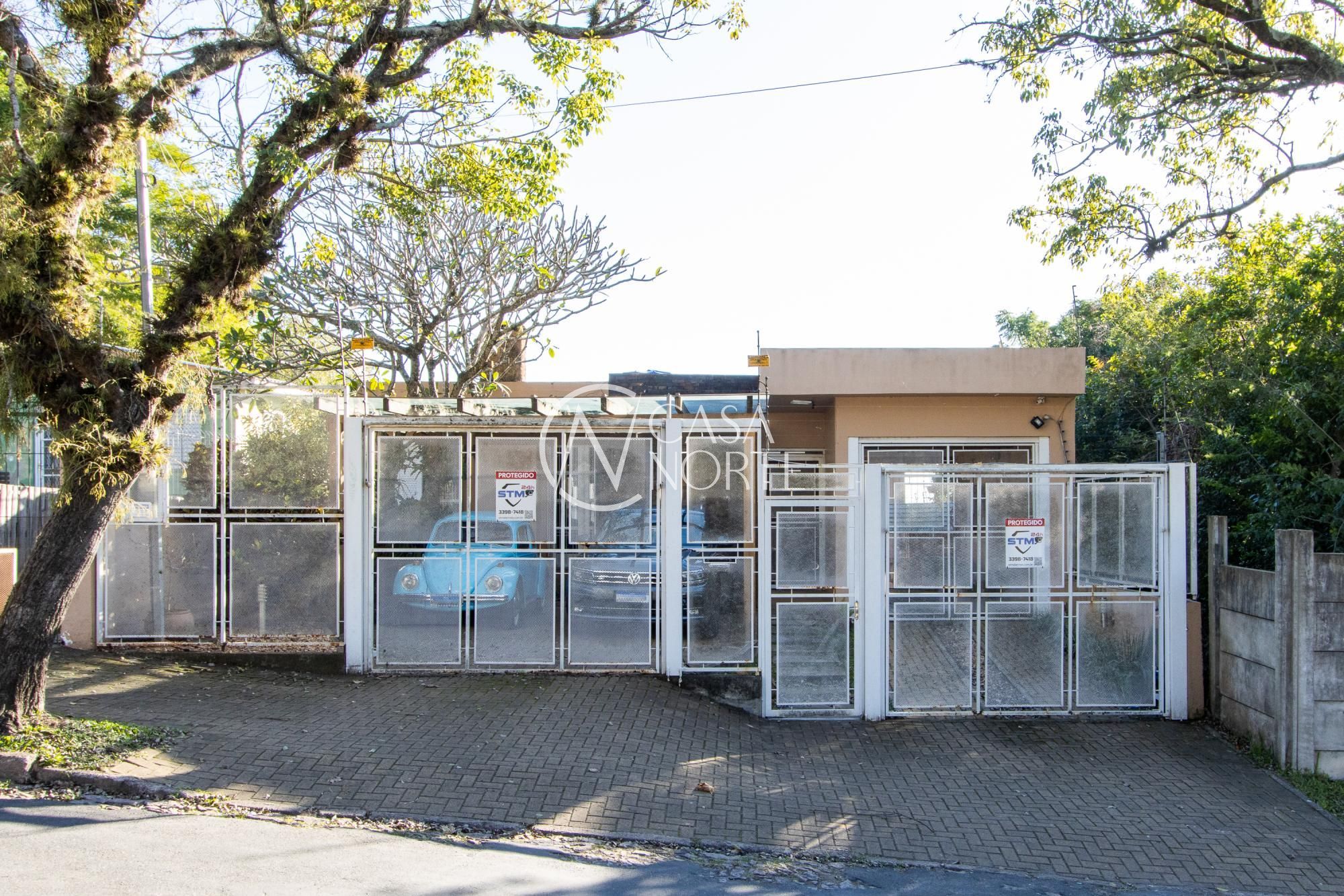 Casa à venda com 3 quartos, 270m², 3 suítes, 3 vagas, Rua Comandai no bairro Cristal em Porto Alegre