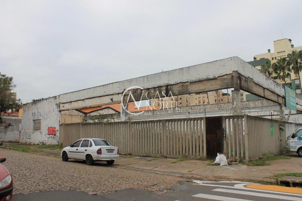 Terreno à venda  com 680m², Avenida Icaraí no bairro Cristal em Porto Alegre