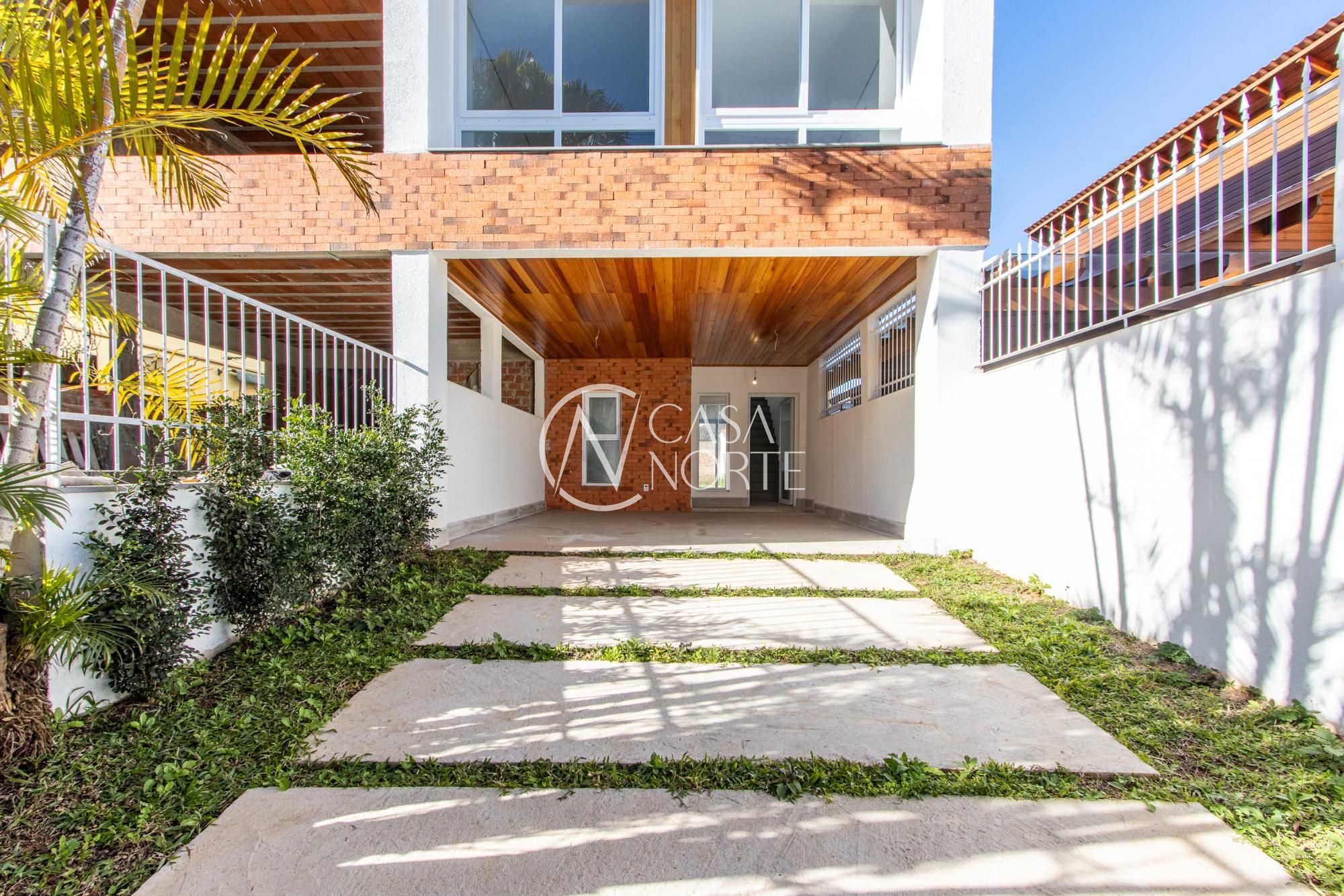 Casa à venda com 3 quartos, 175m², 3 suítes, 2 vagas, Rua Engenheiro Coelho Parreira no bairro Ipanema em Porto Alegre
