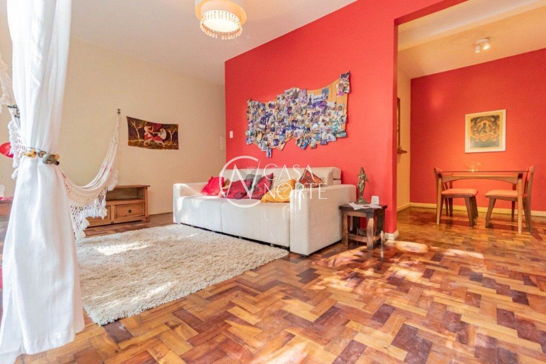 Apartamento à venda com 3 quartos, 104m², 1 suíte, Rua Marques do Pombal no bairro Moinhos de Vento em Porto Alegre