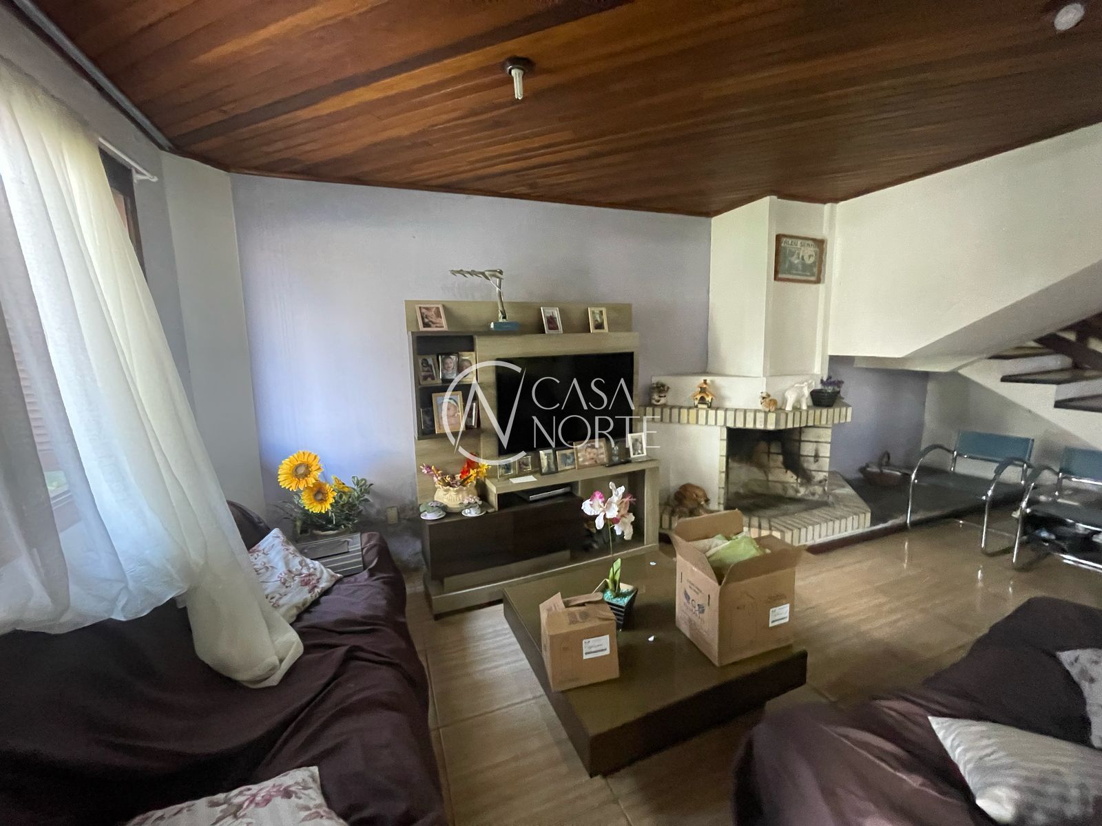 Casa à venda com 3 quartos, 258m², 1 suíte, 2 vagas, Rua Afonso Arinos no bairro Camaquã em Porto Alegre