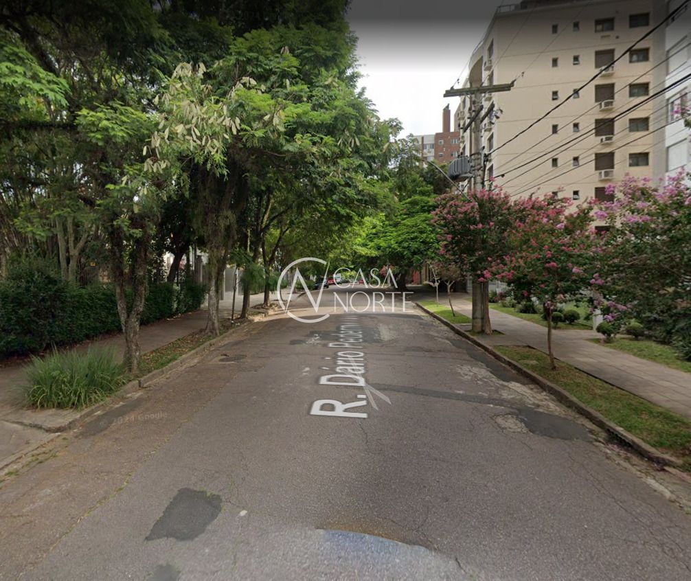 Casa à venda com 4 quartos, 150m², 2 suítes, 2 vagas, Rua Dário Pederneiras no bairro Bela Vista em Porto Alegre