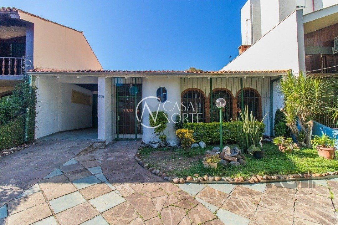 Casa à venda com 3 quartos, 200m², 3 vagas, Rua Jaguari no bairro Cristal em Porto Alegre