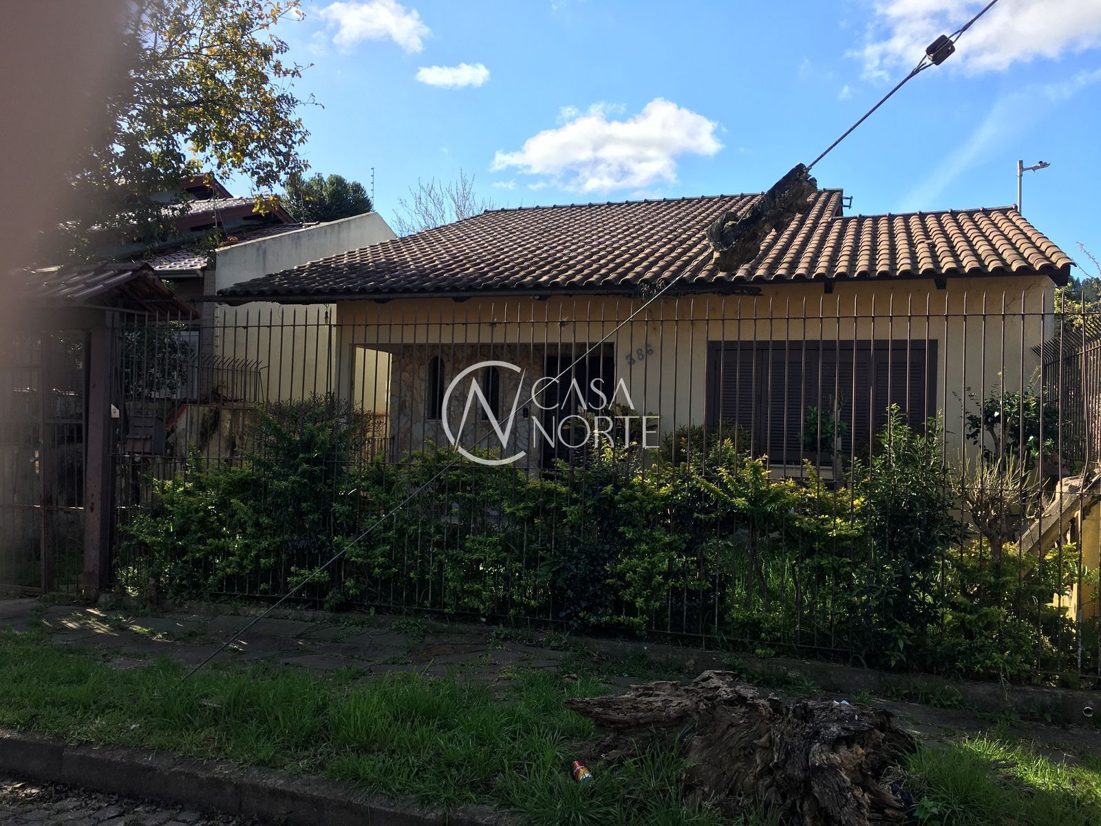 Casa à venda com 3 quartos, 178m², 1 suíte, 3 vagas, Rua Álvaro Pedro da Rosa no bairro Aberta dos Morros em Porto Alegre