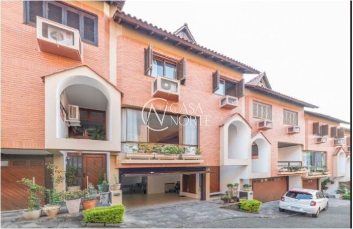 Casa de Condomínio à venda com 4 quartos, 204m², 1 suíte, 3 vagas, Rua Padre João Batista Reus no bairro Camaquã em Porto Alegre