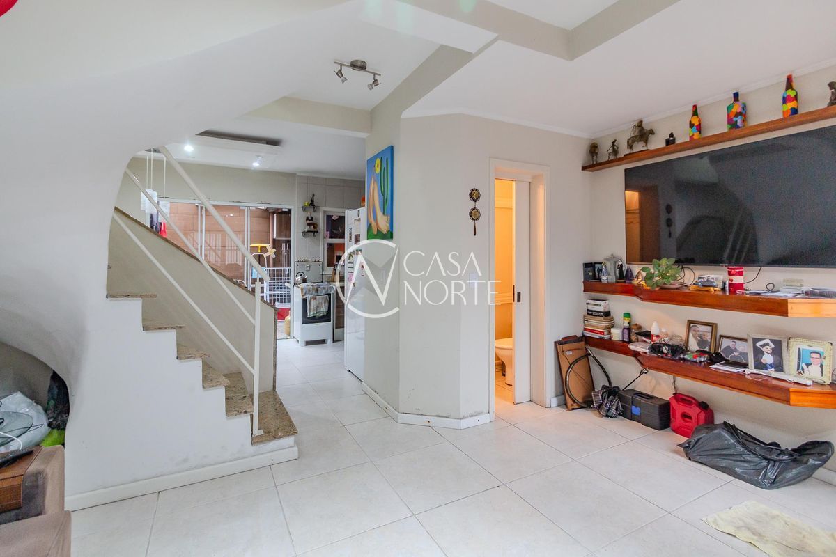 Casa de Condomínio à venda com 3 quartos, 140m², 1 suíte, 2 vagas, Rua Sepé Tiaraju no bairro Teresópolis em Porto Alegre