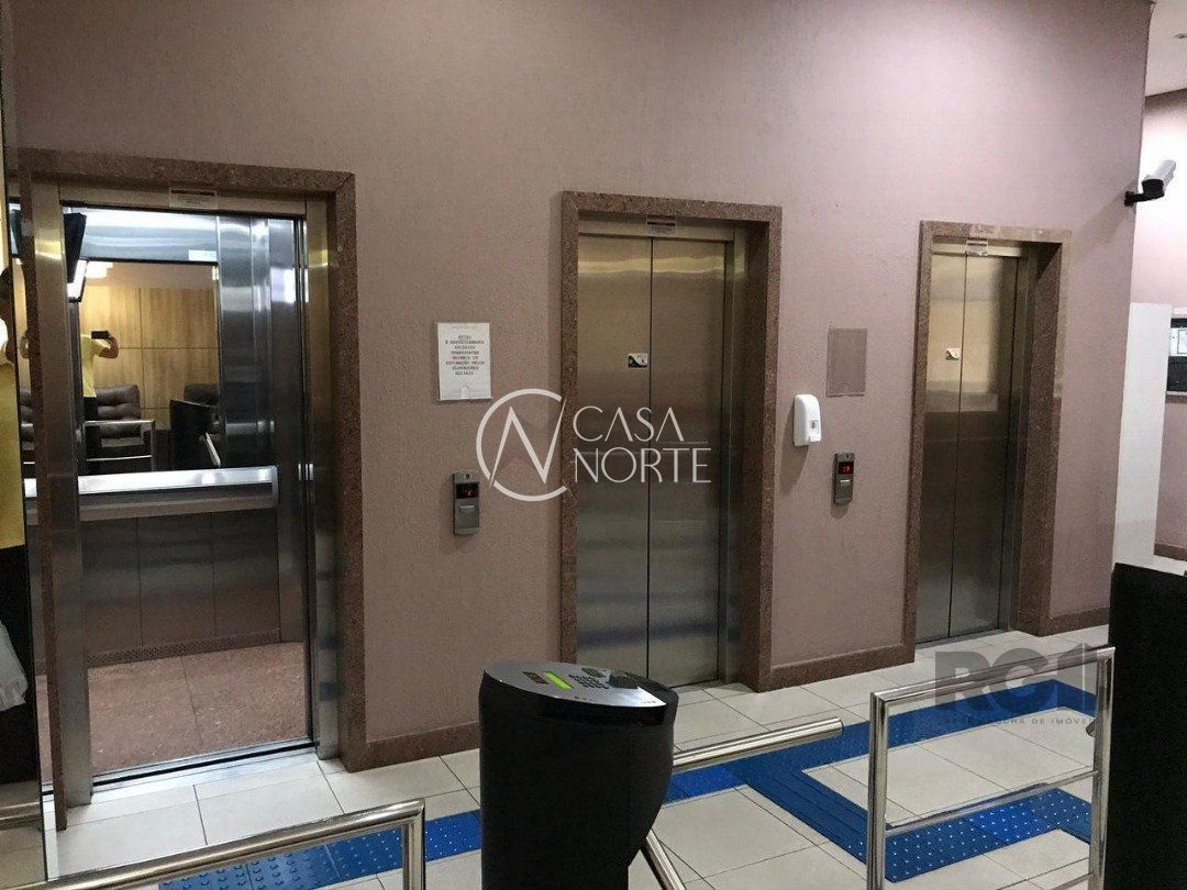 Sala Comercial à venda , 32m², 1 vaga, Avenida Bento Gonçalves no bairro Partenon em Porto Alegre