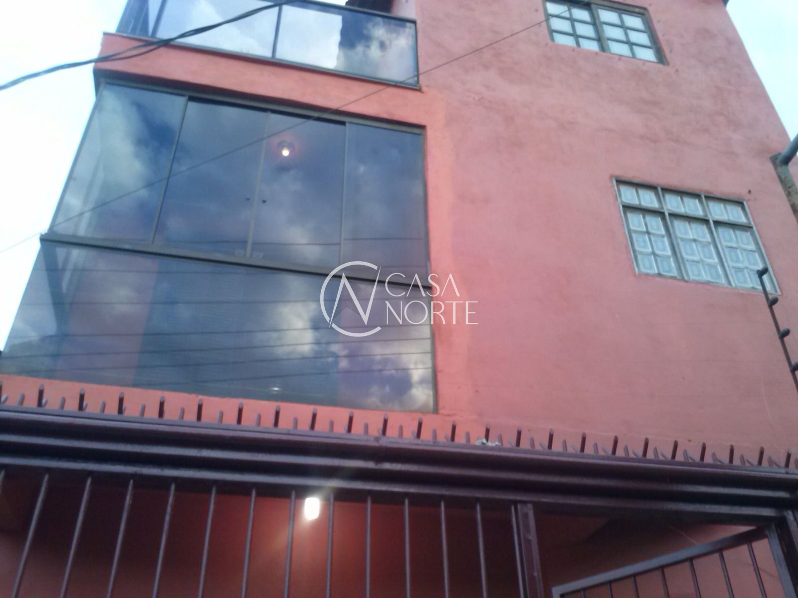 Casa à venda com 3 quartos, 200m², 4 vagas, Rua General Sady Cahen Fischer no bairro Costa e Silva em Porto Alegre