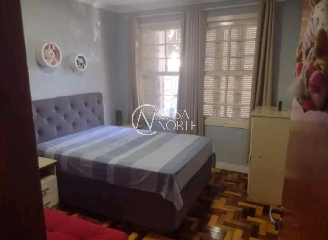 Casa à venda com 3 quartos, 201m², 1 suíte, 1 vaga, Rua Zeppelin no bairro Lomba do Pinheiro em Porto Alegre