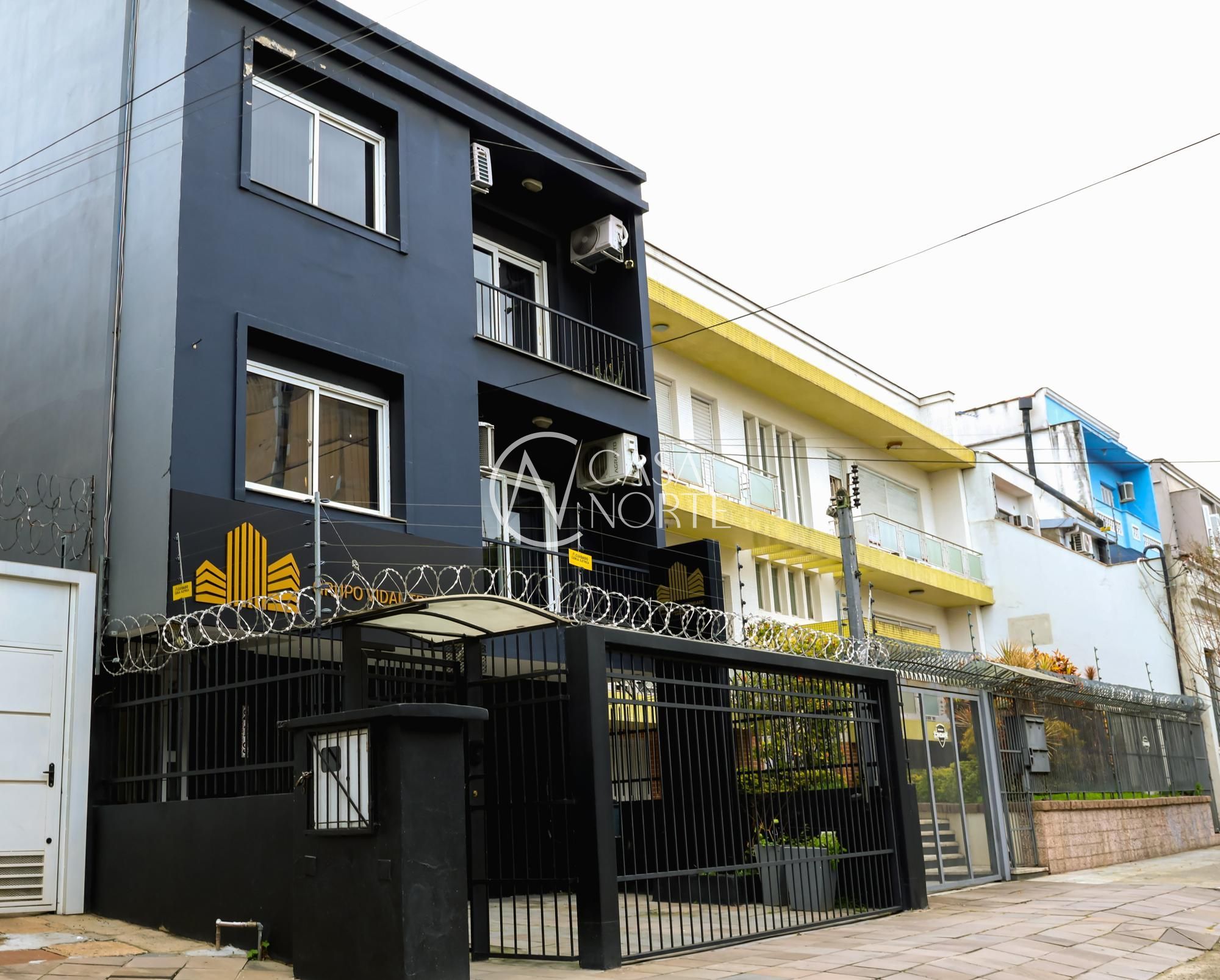 Casa Comercial à venda com 4 quartos, 192m², 2 vagas, Rua General Neto no bairro Moinhos de Vento em Porto Alegre