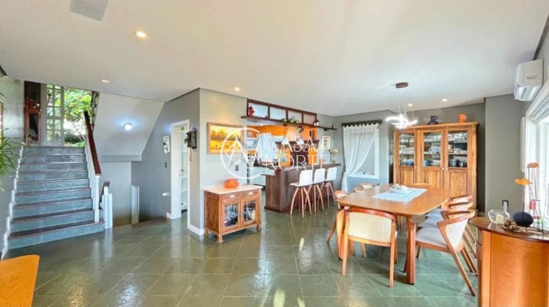 Casa à venda com 3 quartos, 413m², 3 suítes, 2 vagas, Rua Coronel Gomes de Carvalho no bairro Sétimo Céu em Porto Alegre