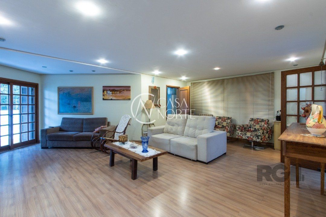 Casa à venda com 3 quartos, 250m², 1 suíte, 2 vagas, Rua Júlio Dias de Souza no bairro Aberta dos Morros em Porto Alegre