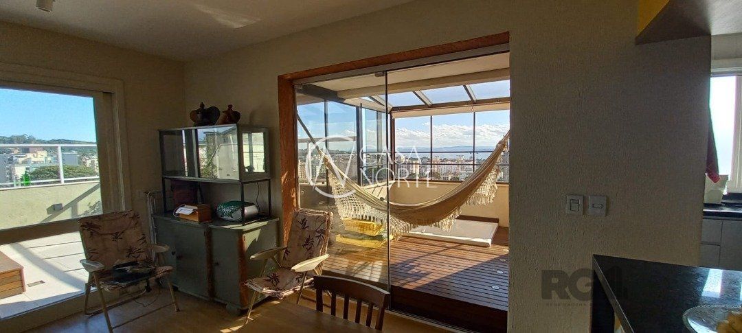 Cobertura à venda com 2 quartos, 153m², 1 suíte, 1 vaga, Rua Doutor Barcelos no bairro Tristeza em Porto Alegre