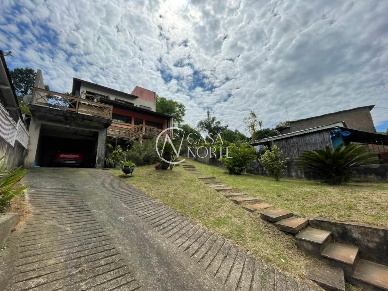 Casa à venda com 2 quartos, 122m², 1 suíte, 3 vagas, Rua José Inácio no bairro Belém Novo em Porto Alegre