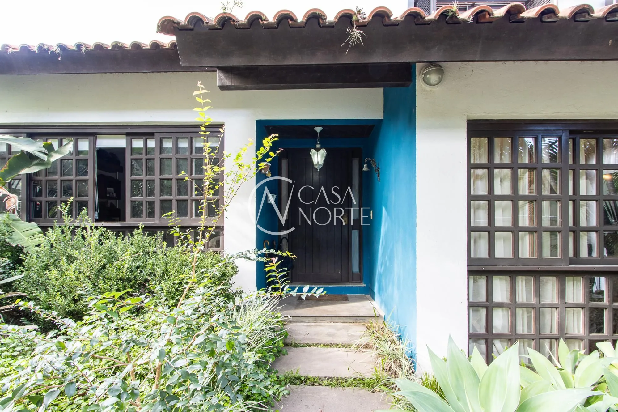 Casa de Condomínio à venda com 4 quartos, 318m², 1 suíte, 2 vagas, Rua Manoel Leão no bairro Pedra Redonda em Porto Alegre