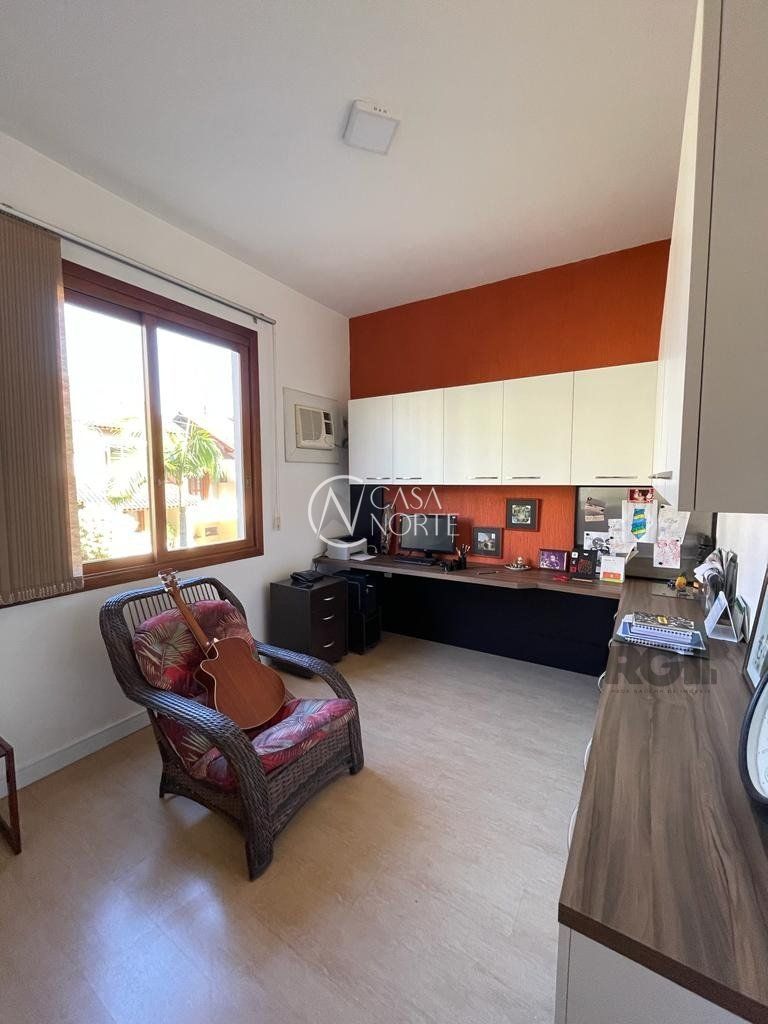 Casa de Condomínio à venda com 4 quartos, 267m², 1 suíte, 2 vagas, Avenida Vicente Monteggia no bairro Cavalhada em Porto Alegre