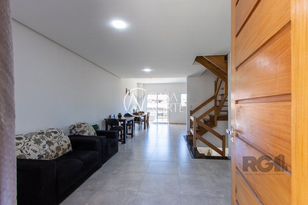 Sobrado à venda com 3 quartos, 142m², 1 suíte, 2 vagas, Rua Antônio Joséphino Perrone no bairro Espírito Santo em Porto Alegre