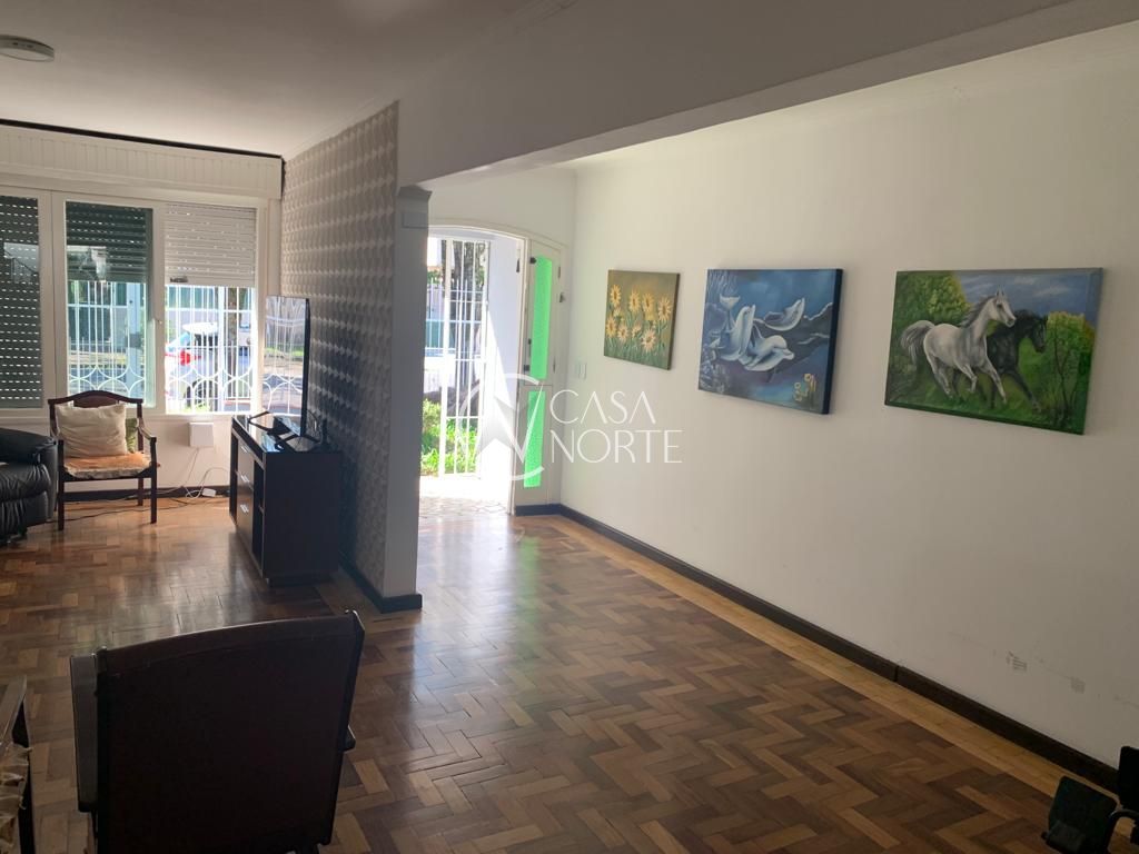 Casa à venda com 3 quartos, 315m², 1 suíte, 8 vagas, Rua Alfredo Silveira Dias no bairro Nonoai em Porto Alegre
