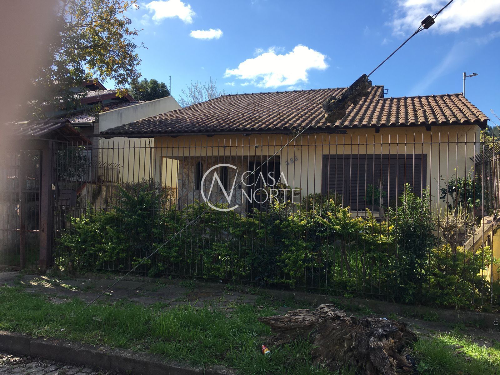 Casa à venda com 3 quartos, 178m², 1 suíte, 3 vagas, Rua Álvaro Pedro da Rosa no bairro Aberta dos Morros em Porto Alegre