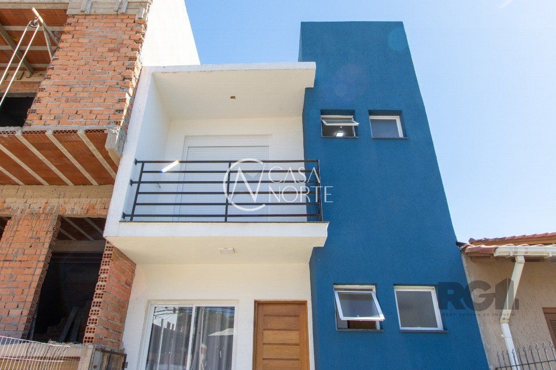 Sobrado à venda com 3 quartos, 142m², 1 suíte, 2 vagas, Rua Antônio Joséphino Perrone no bairro Espírito Santo em Porto Alegre