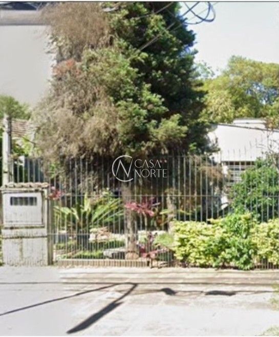 Casa à venda com 3 quartos, 120m², 2 vagas, Avenida da Cavalhada no bairro Cavalhada em Porto Alegre