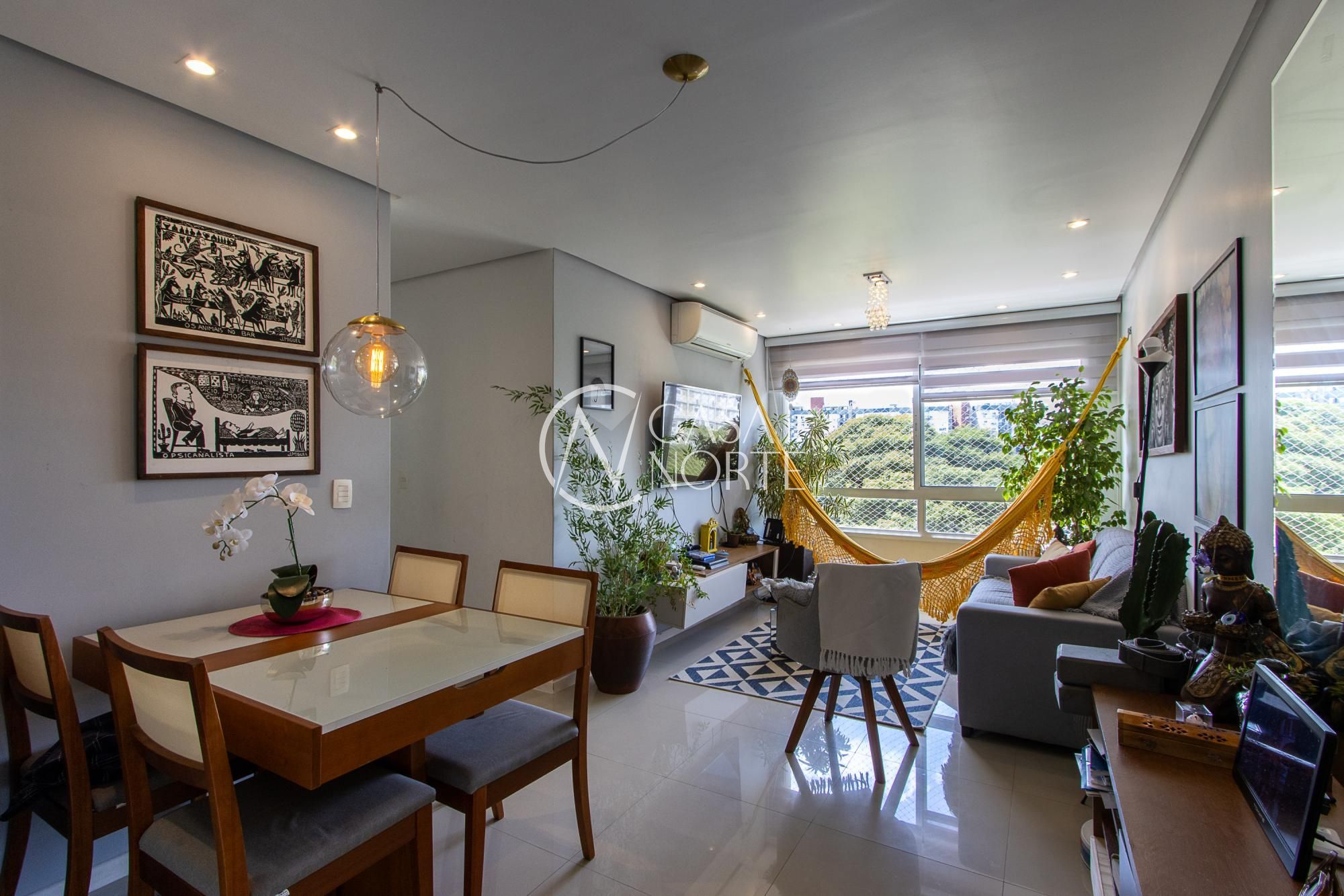 Apartamento à venda com 2 quartos, 61m², 1 suíte, 1 vaga, Rua Almirante Álvaro Alberto da Motta e Silva no bairro Menino Deus em Porto Alegre