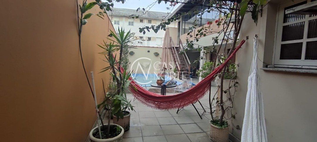 Casa à venda com 3 quartos, 250m², 1 suíte, 2 vagas, Rua Otelo Rosa no bairro Ipanema em Porto Alegre