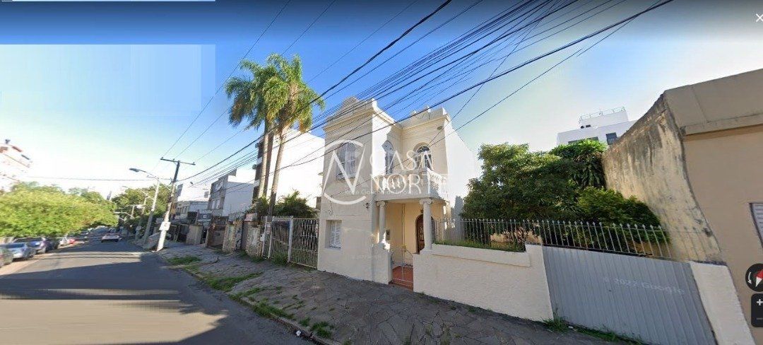 Casa à venda com 2 quartos, 100m², 4 vagas, Rua Liberdade no bairro Rio Branco em Porto Alegre