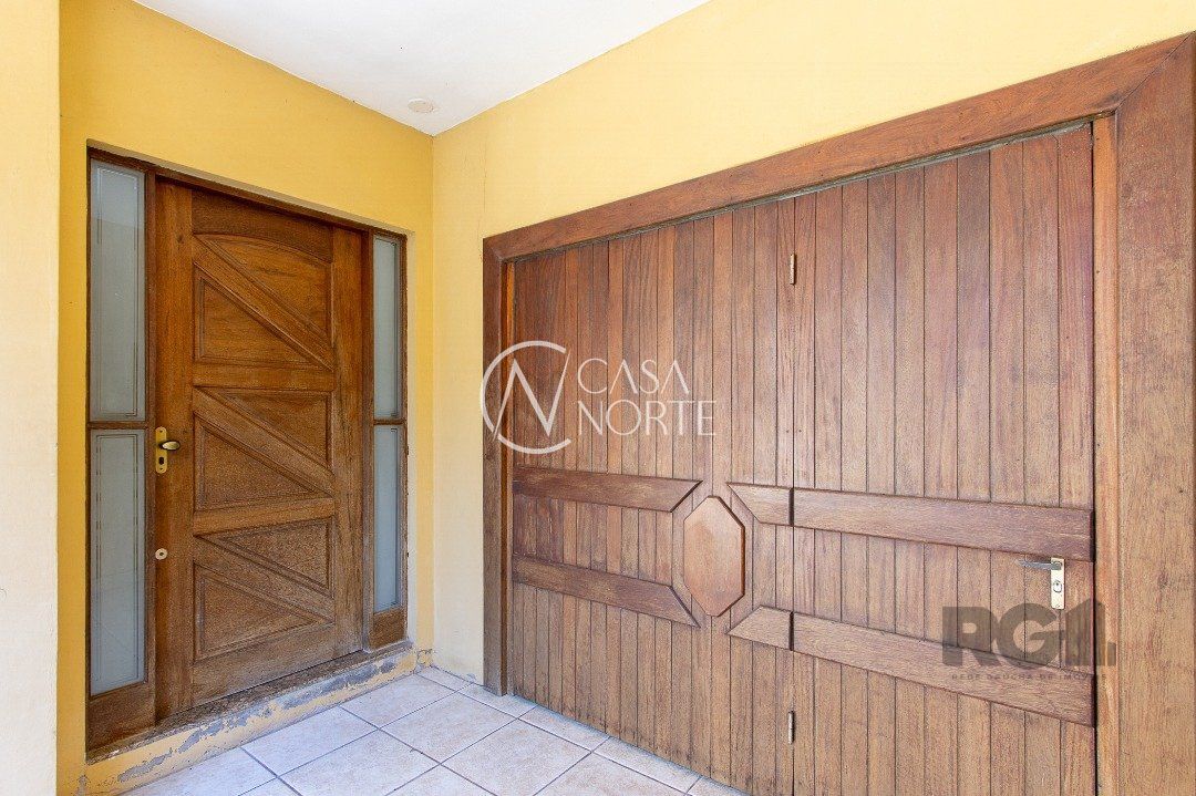 Casa de Condomínio à venda com 3 quartos, 190m², 1 suíte, 2 vagas, Avenida Vicente Monteggia no bairro Cavalhada em Porto Alegre