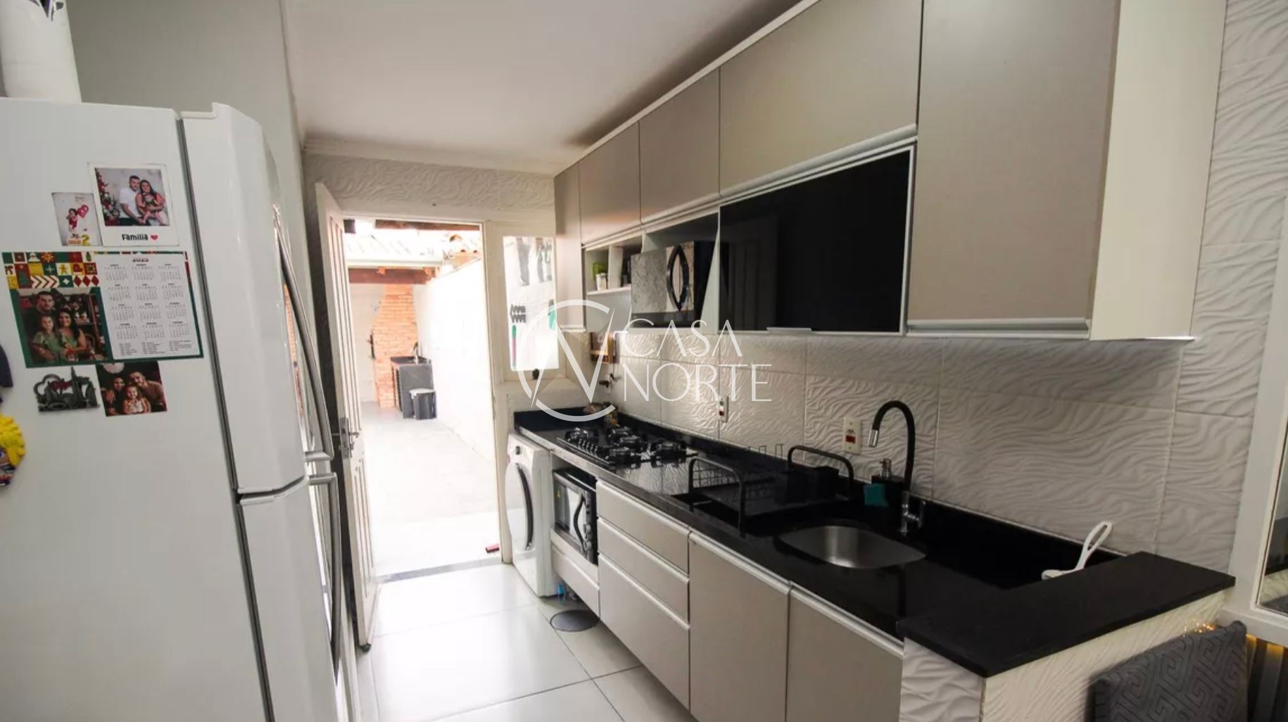 Casa à venda com 2 quartos, 60m², 2 vagas, Rua Padre Oscar Puhl no bairro Hípica em Porto Alegre