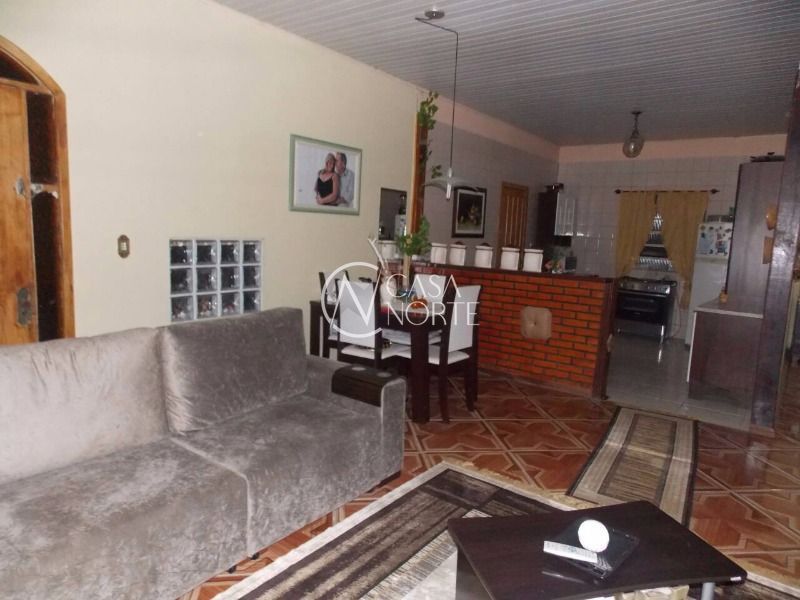 Casa à venda com 2 quartos, 150m², 5 vagas, Rua Mercedes Azzolini no bairro Ponta Grossa em Porto Alegre