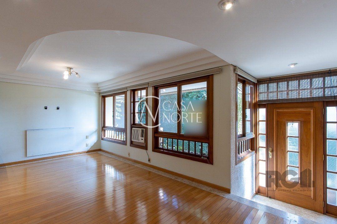 Casa de Condomínio à venda com 4 quartos, 216m², 1 suíte, 3 vagas, Rua Ernesto Paiva no bairro Tristeza em Porto Alegre