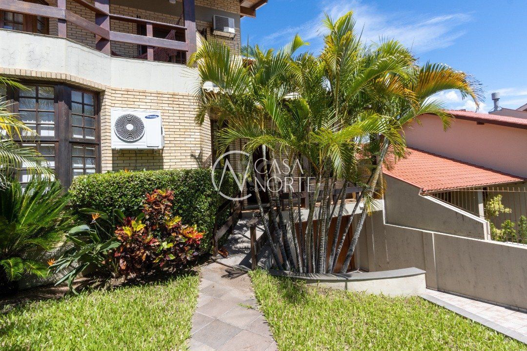 Casa de Condomínio à venda com 4 quartos, 425m², 2 suítes, 3 vagas, Rua Alcebíades Antônio dos Santos no bairro Nonoai em Porto Alegre