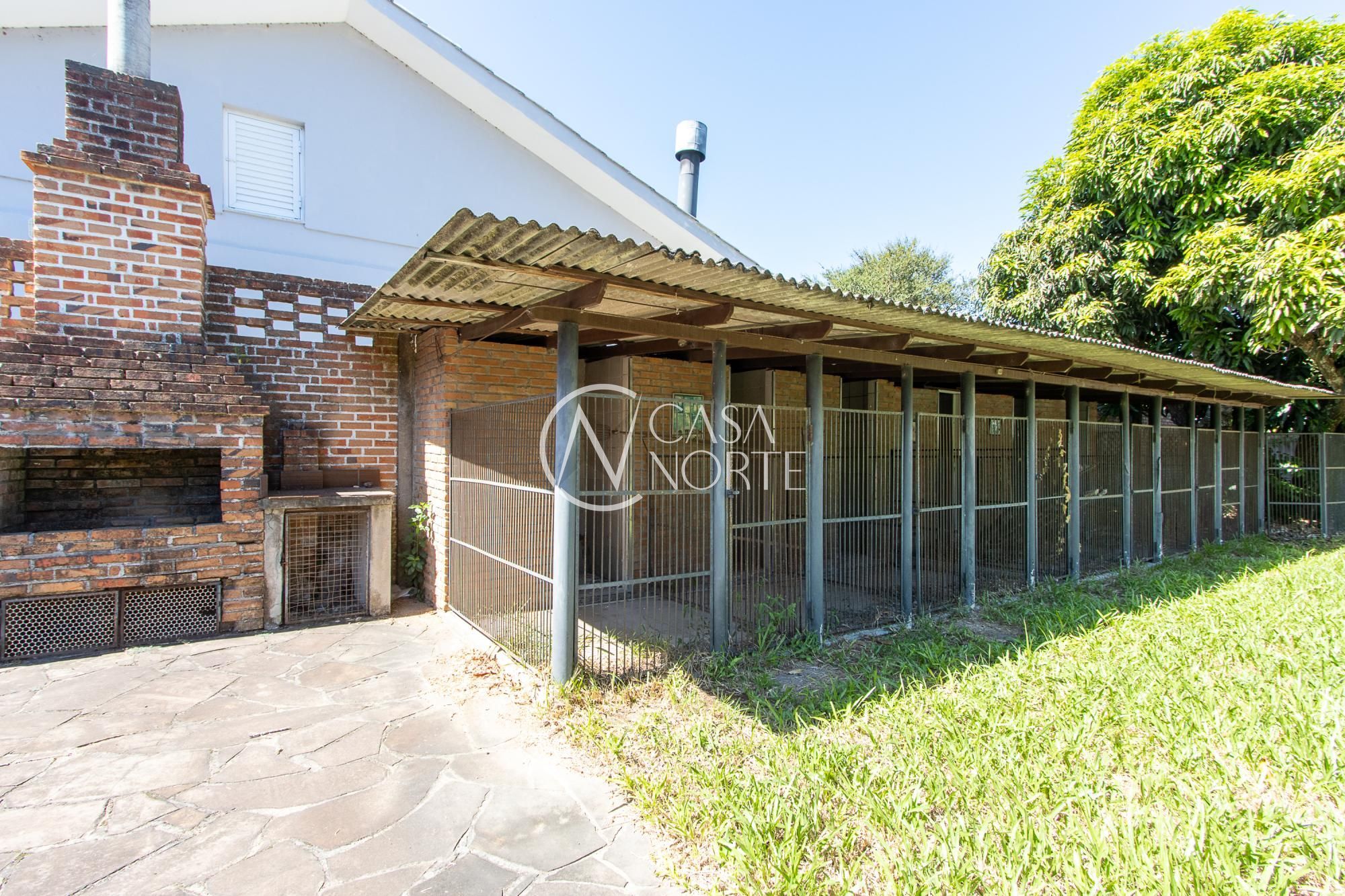 Casa à venda com 3 quartos, 100m², 4 vagas, Rua Rodolfo Breyer no bairro Belém Novo em Porto Alegre