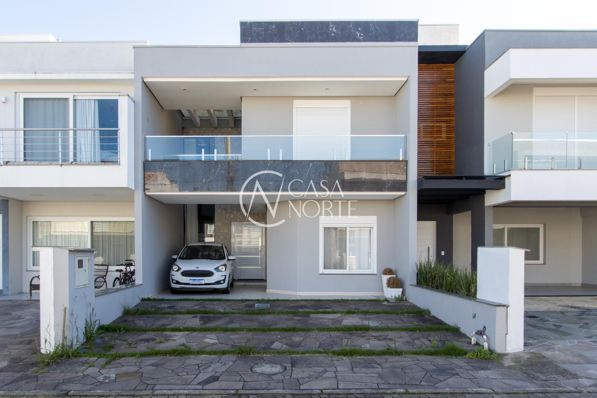 Casa de Condomínio à venda com 3 quartos, 199m², 1 suíte, 3 vagas, Rua Monsenhor Augusto Dalvit no bairro Aberta dos Morros em Porto Alegre