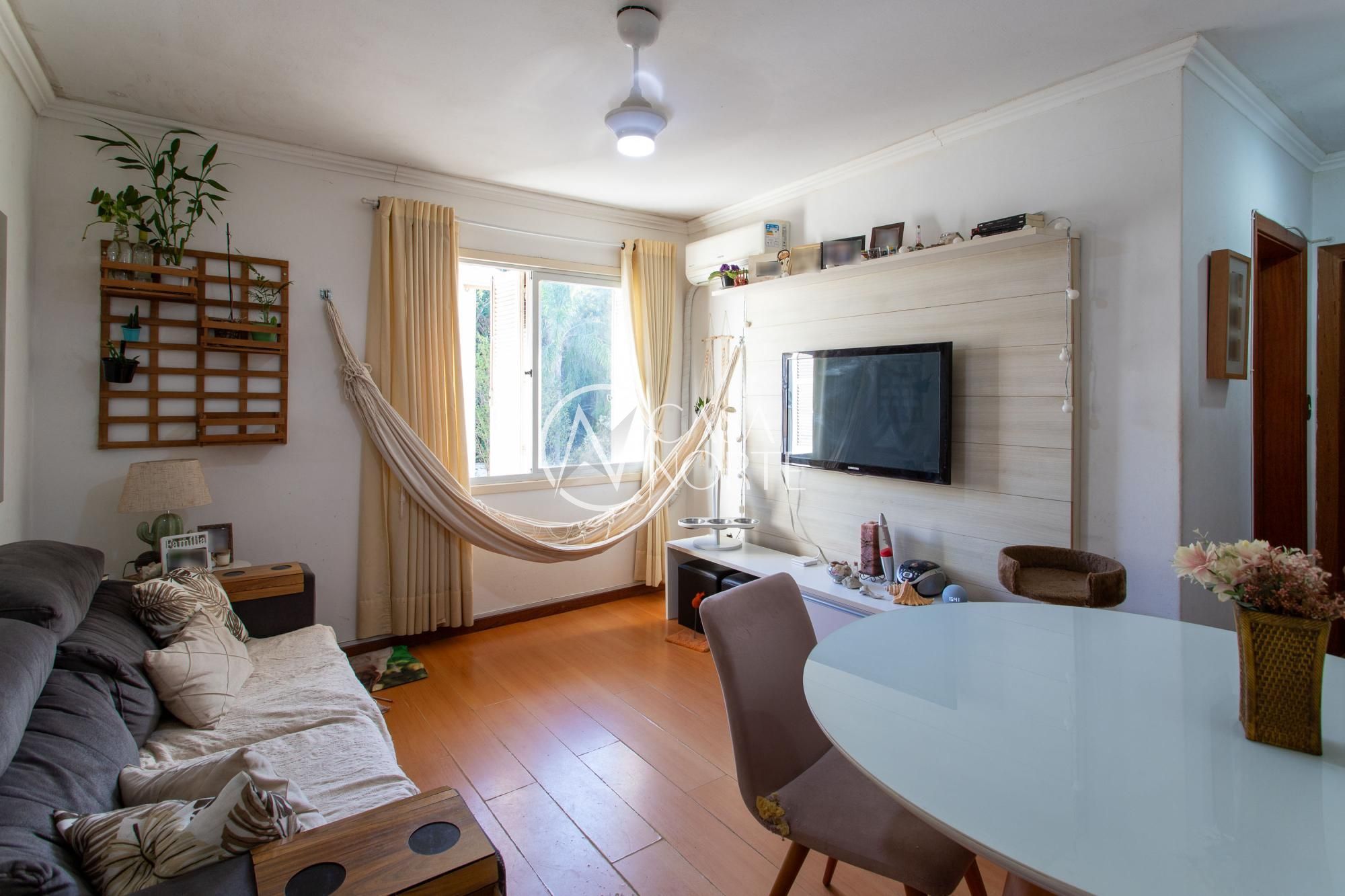 Apartamento à venda com 2 quartos, 61m², Avenida Wenceslau Escobar no bairro Cristal em Porto Alegre