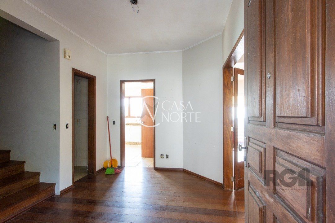 Casa à venda com 4 quartos, 361m², 2 suítes, 3 vagas, Rua Alcebiades Antônio dos Santos no bairro Nonoai em Porto Alegre