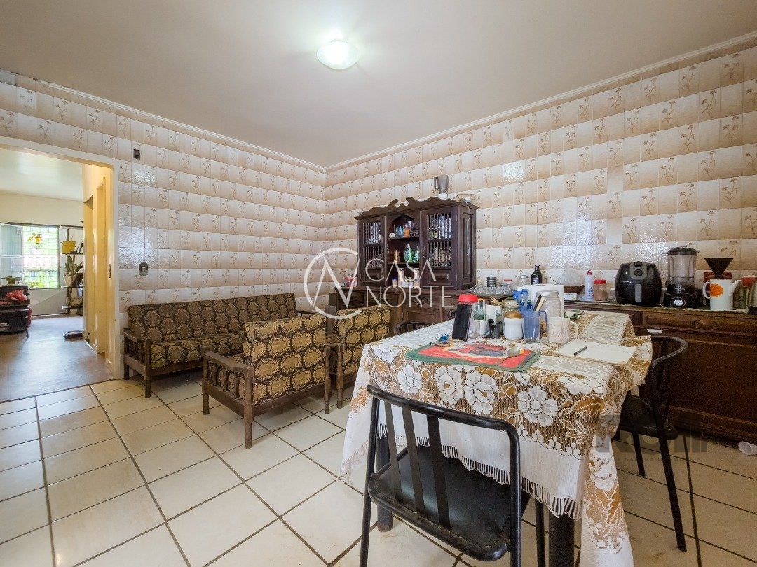 Casa à venda com 3 quartos, 210m², 1 suíte, 2 vagas, Rua José Gomes no bairro Tristeza em Porto Alegre